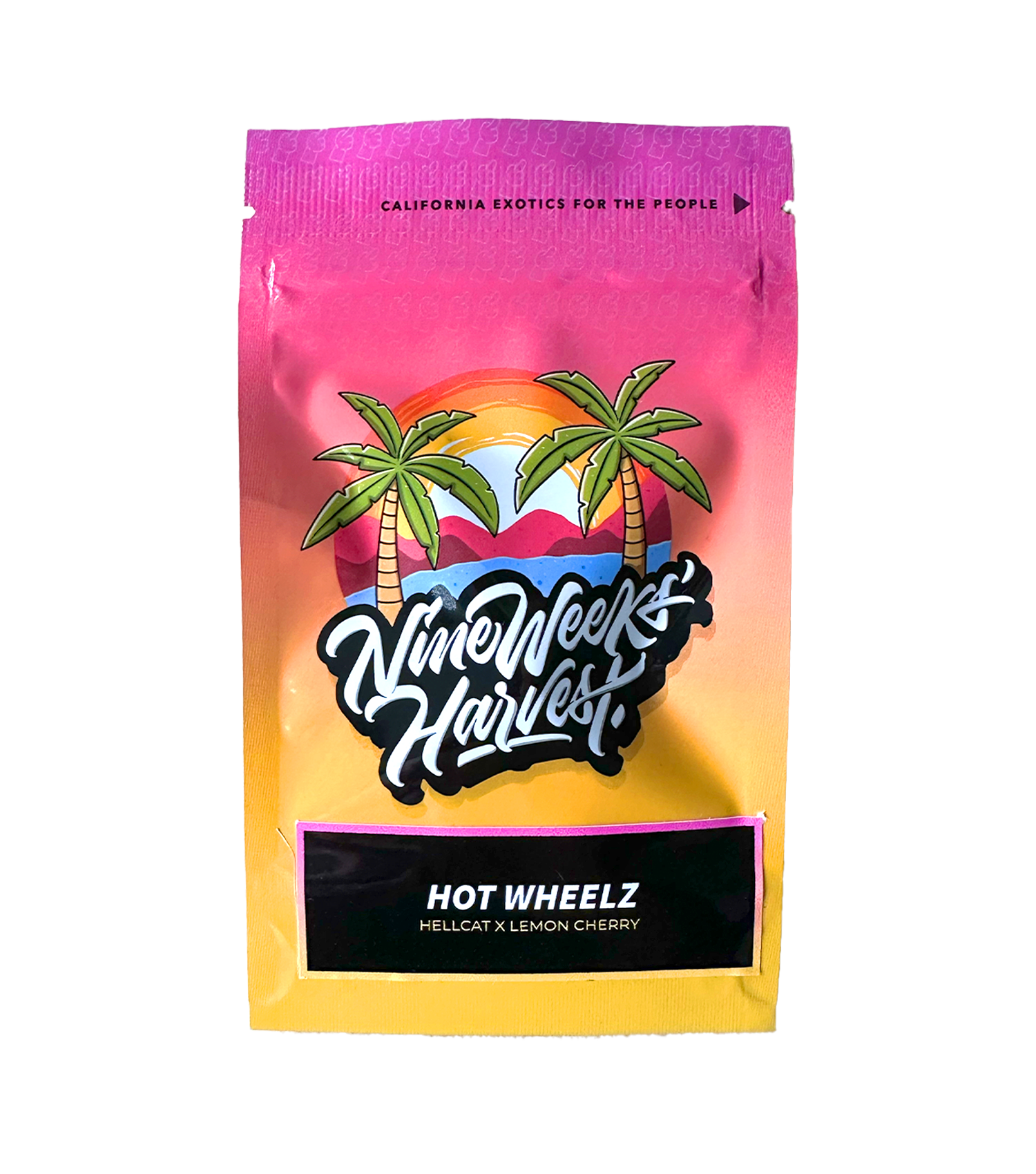 Auf der leuchtenden Verpackung von Nine Weeks Harvest sind Palmen, ein Sonnenuntergang und Berge zu sehen, darunter steht fett "Hot Wheelz" und verspricht kräftige Geschmacksrichtungen.