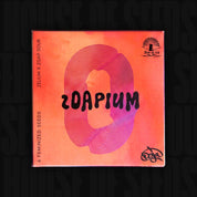 Quadratische, rosa Schachtel mit der Aufschrift „Zoapium by Doja“, stilisiertem Logo und Angaben zu den Samen auf dunklem Hintergrund.