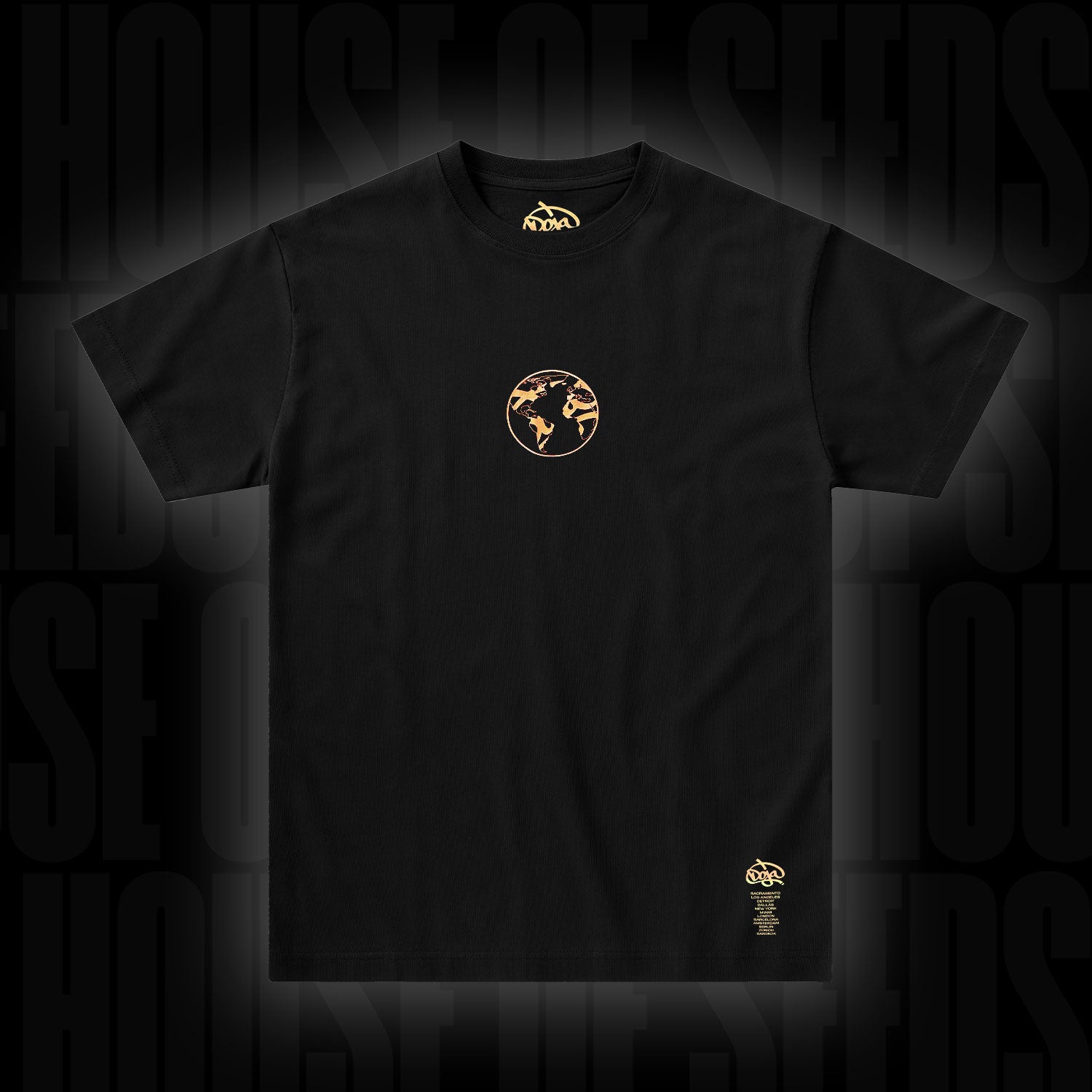 Das Doja T-Shirt Butterfly Orange von Doja zeigt eine Schmetterlingsgrafik auf orangem Stoff mit Logo am Saum.